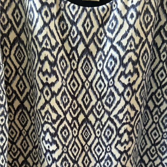 Blue & White tank/shell - Picture 3 of 4